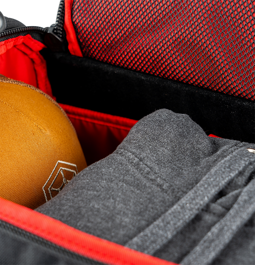 Paul McBeth GRIPeq Travel Duffle Disc Golf Bag - Red – Discraft Paul McBeth GRIPeq Travel Duffle Disc Golf Bag - Red – Discraft